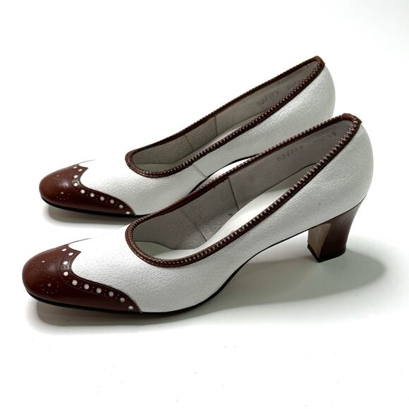 Vintage Red Cross Shoes White Brown Leather Wingtip Heels Sz 8.5 AAA RARE Pumps - Picture 1 of 12